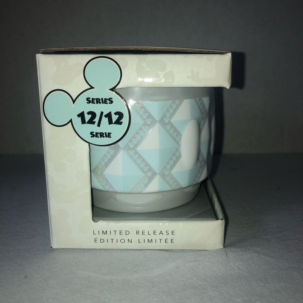 Disney Mickey Mouse Memories December Mug 12/12